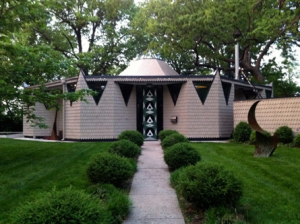Bruce Goff, Nicol House, 1965. Kansas City. Central area of house (including interior sitting area and fire pit) based on a Plains Indian teepee and other unidentified Indigenous designs. Image: KC Modern Home Tours http://kc.modernhometours.com/bruce-goff-5305-cherry-st/